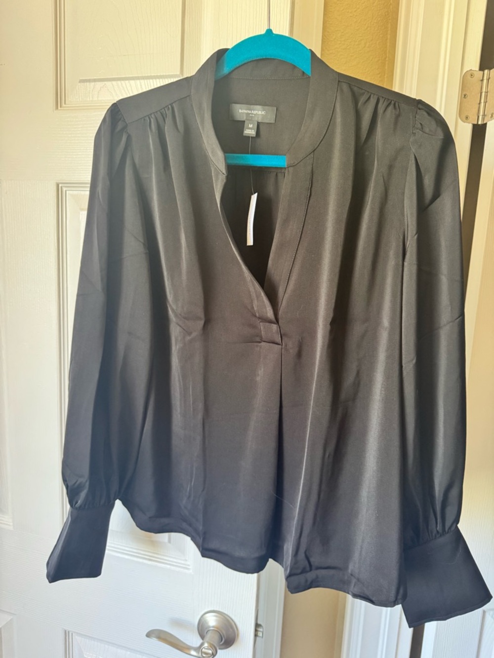 Banana Republic Black V-Neck Long Sleeve Blouse